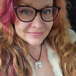 Meet your Posher, Ona